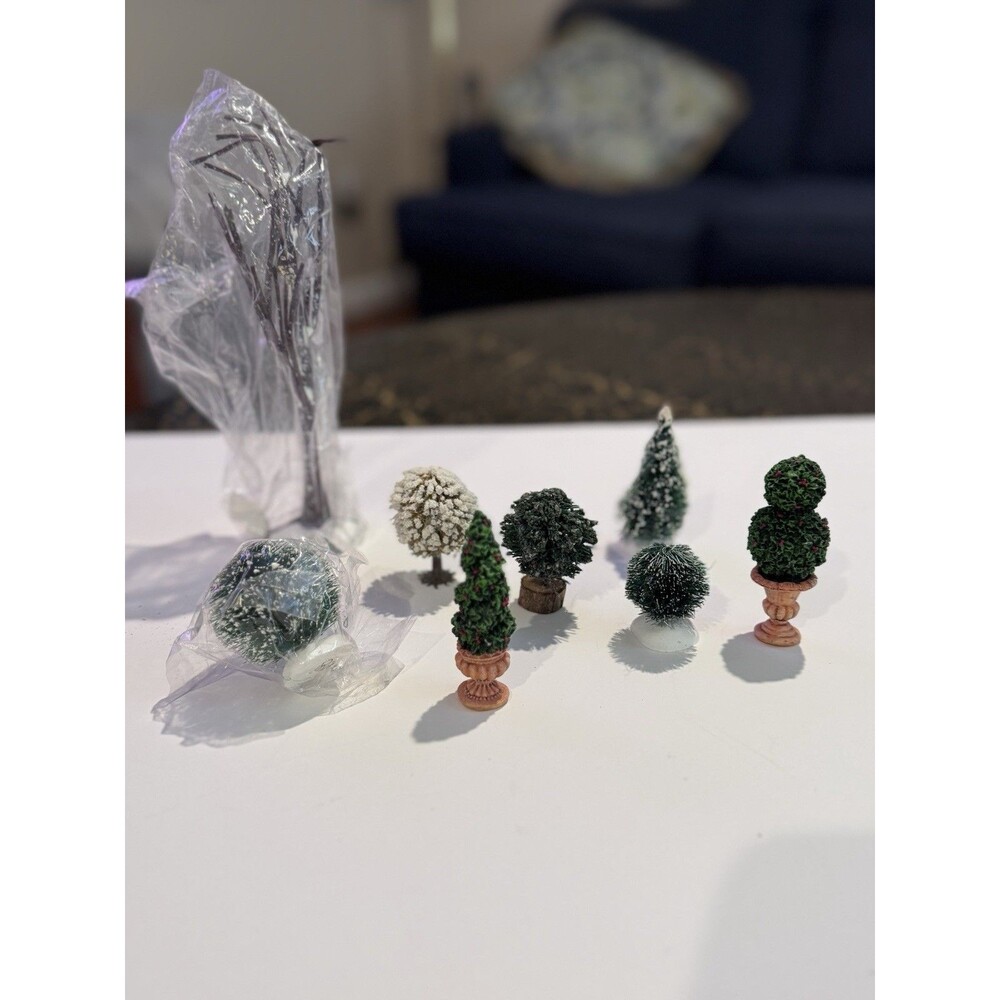 Christmas Village Department 56 Topiary Trees & Topiary All In Photos No Box ***
